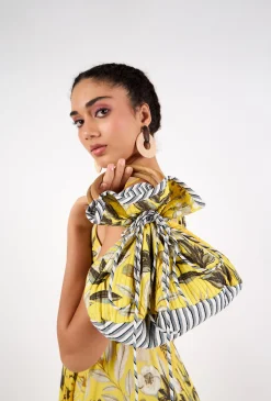 1400 bella bucket bag